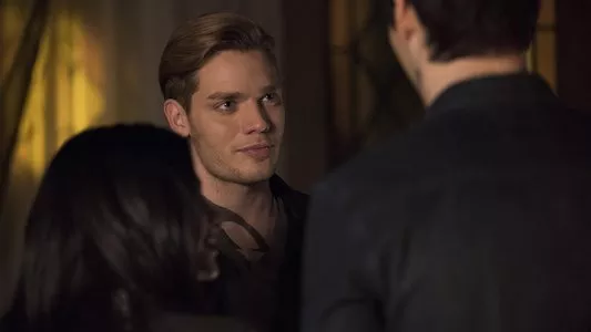 Image Shadowhunters 13